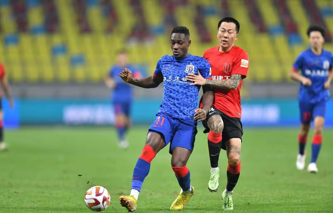 九游官网-赛后突围战来临，成都蓉城围绕亚冠回应争议，球迷炸锅，纪律约束更严格(亚冠比赛回放)