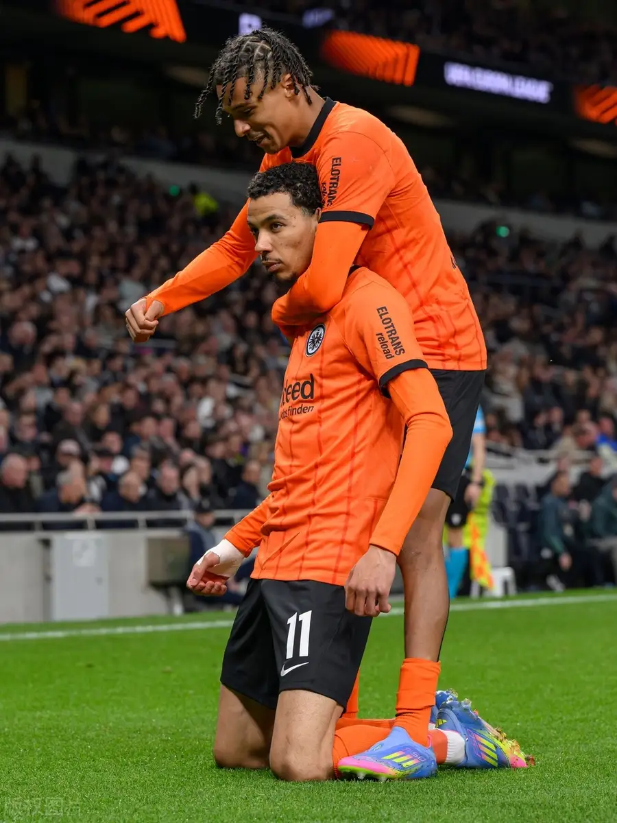 jiuyou-门兴格拉德巴赫迎欧联关键赛，清晨复出首秀，底气十足，资深球员宣示担当(门兴格拉德巴赫对拜仁)